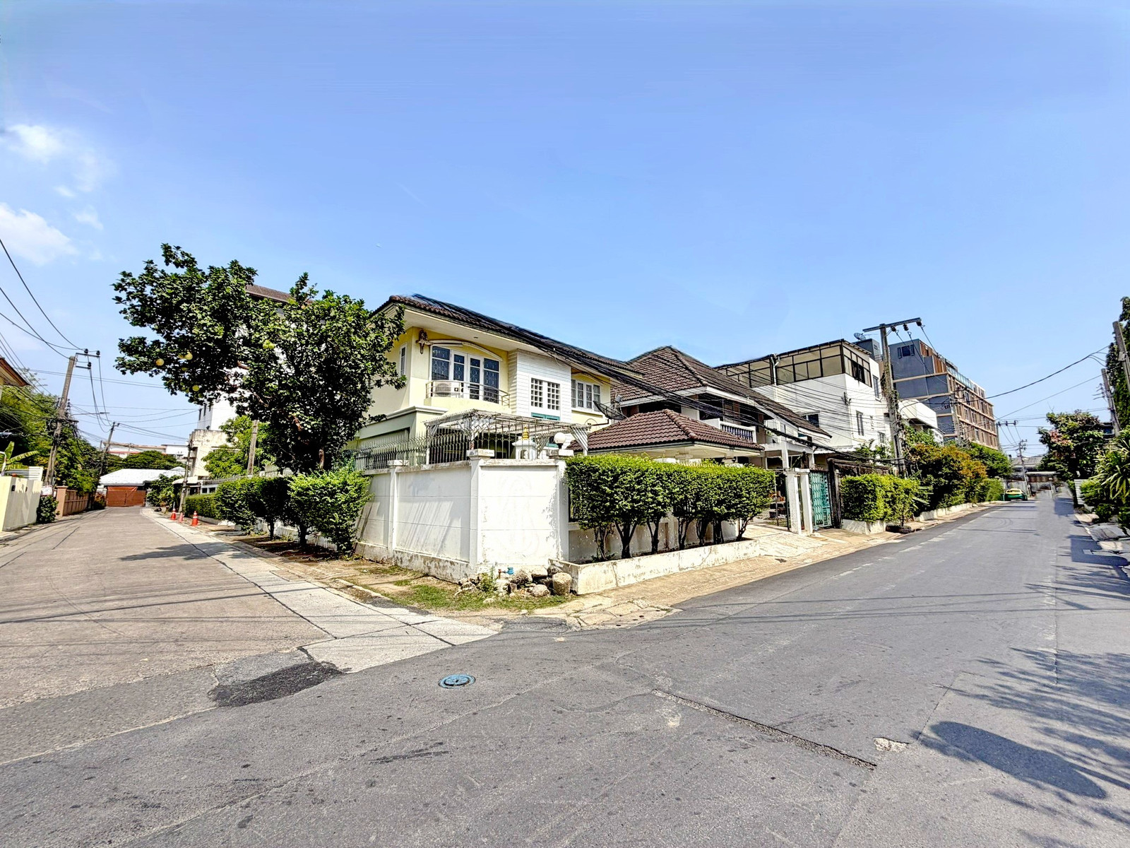 HK0666♚Single house for sale, 4 bedrooms⚝Huai Khwang♜MRT Chok Chai 4∞099-5919653,065-9423251▚Line@sureresidence HK0666♚Single house for sale, 4 bedrooms⚝Huai Khwang♜MRT Chok Chai 4∞099-5919653,065-9423251▚Line@sureresidence