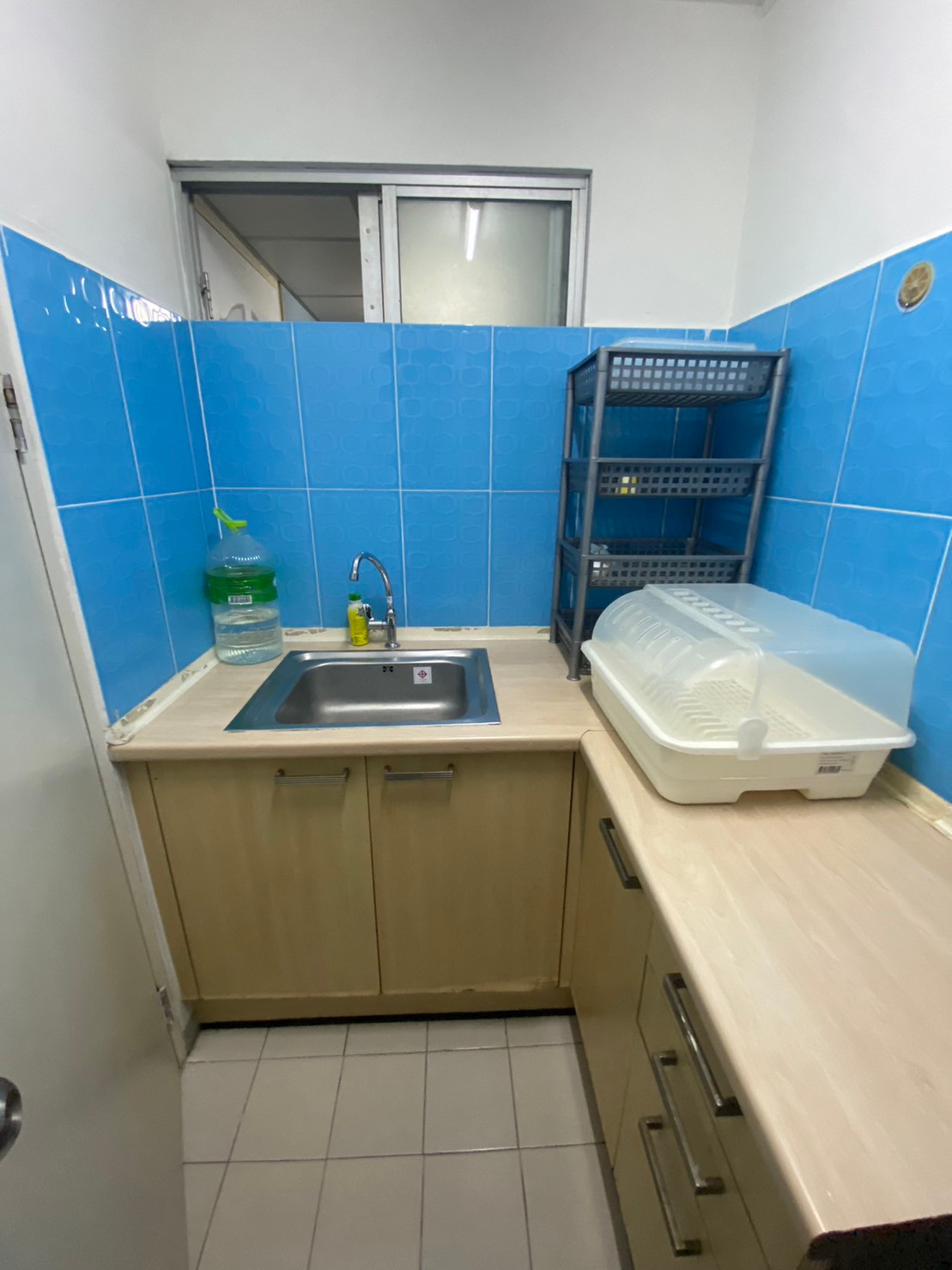 Condo Lumpini Lat Phrao 111, building, 6th floor, room size 28 sq m., has a kitchen.