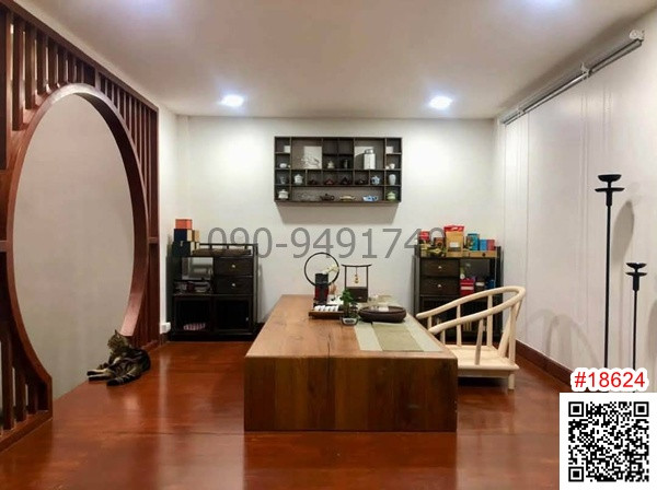2-story house for rent, Yu Charoen Village, Soi Ratchada 18, near MRT Huai Khwang.