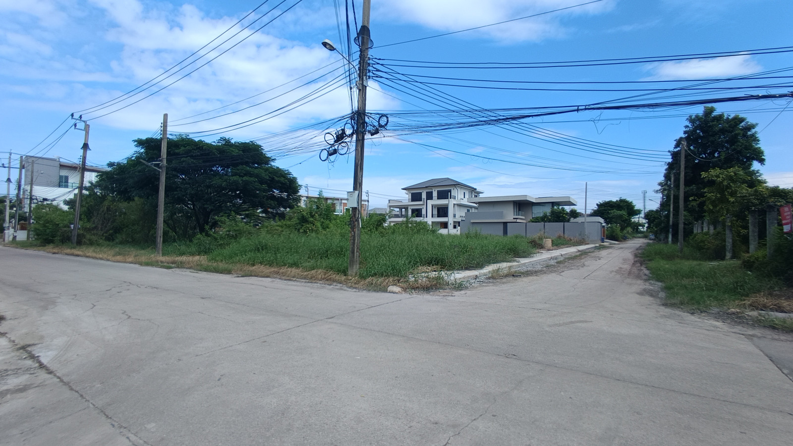 ด่วน! ขายที่ดินถมแล้ว แปลงหัวมุม ทรงสวย ติดถนน 2 ด้าน ทำเล ซอย พัฒนาการ 65 – รูปที่ 4