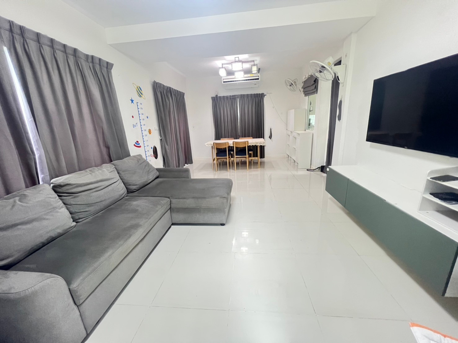🏡 ให้เช่าบ้านเดี่ยว Villaggio บางนา | 3 ห้องนอน | เฟอร์ครบ | พร้อมเข้าอยู่ ⭐  | บ้านสวย สะอาด เฟอร์นิเจอร์ครบ (หลังริมกำแพง)พร้อมเข้าอยู่ทันที 💰 ค่าเช่า 25,000 บาท/เดือน  💵 หรือขายที่ 4.89 ล้านบาท บ้านเดี่ยว 2 ชั้น ในโครงการ Villaggio