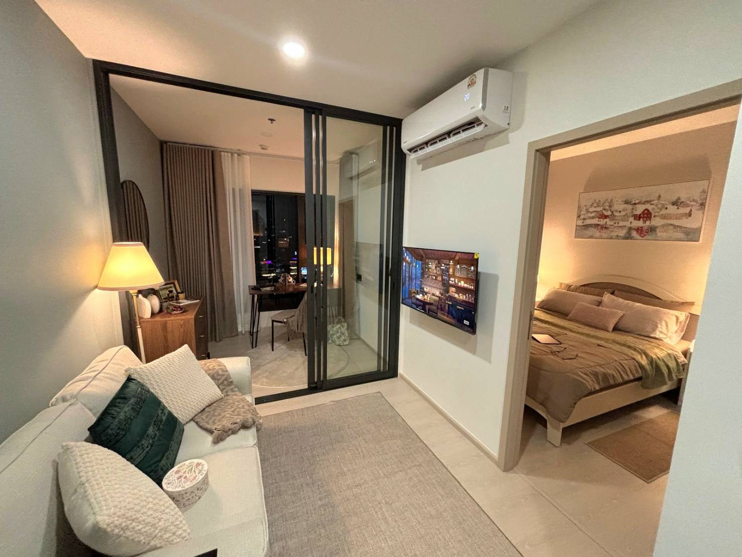 Condo near BTS Krung Thonburi and the Gold Line, only 650 m.