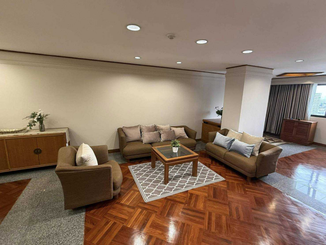 ให้เช่า คอนโด United Towers Thong lor (ยูไนเต็ด ทาวเวอร์ ทองหล่อ) 114 ตรม 2 ห้องนอน 1 ห้องน้ำ ชั้น 16 วิวเมือง พร้อมเฟอร์และเครื่องใช้ไฟฟ้า – รูปที่ 2