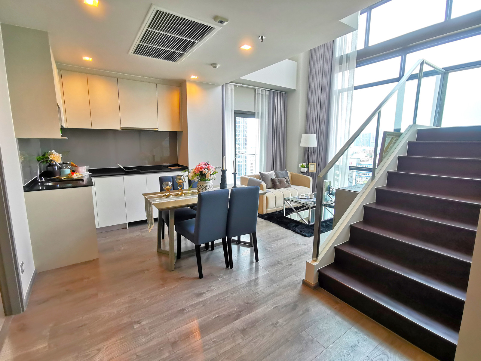 ( DUPLEX room, high ceiling! ) 2 bedrooms, 2 bathrooms, 83 sqm. Whizdom Avenue Ratchada-Lat Phrao, condo next to MRT Lat Phrao, 0 meters!! ( DUPLEX room, high ceiling! ) 2 bedrooms, 2 bathrooms, 83 sqm. Whizdom Avenue Ratchada-Lat Phrao, condo next to MRT Lat Phrao, 0 meters!!