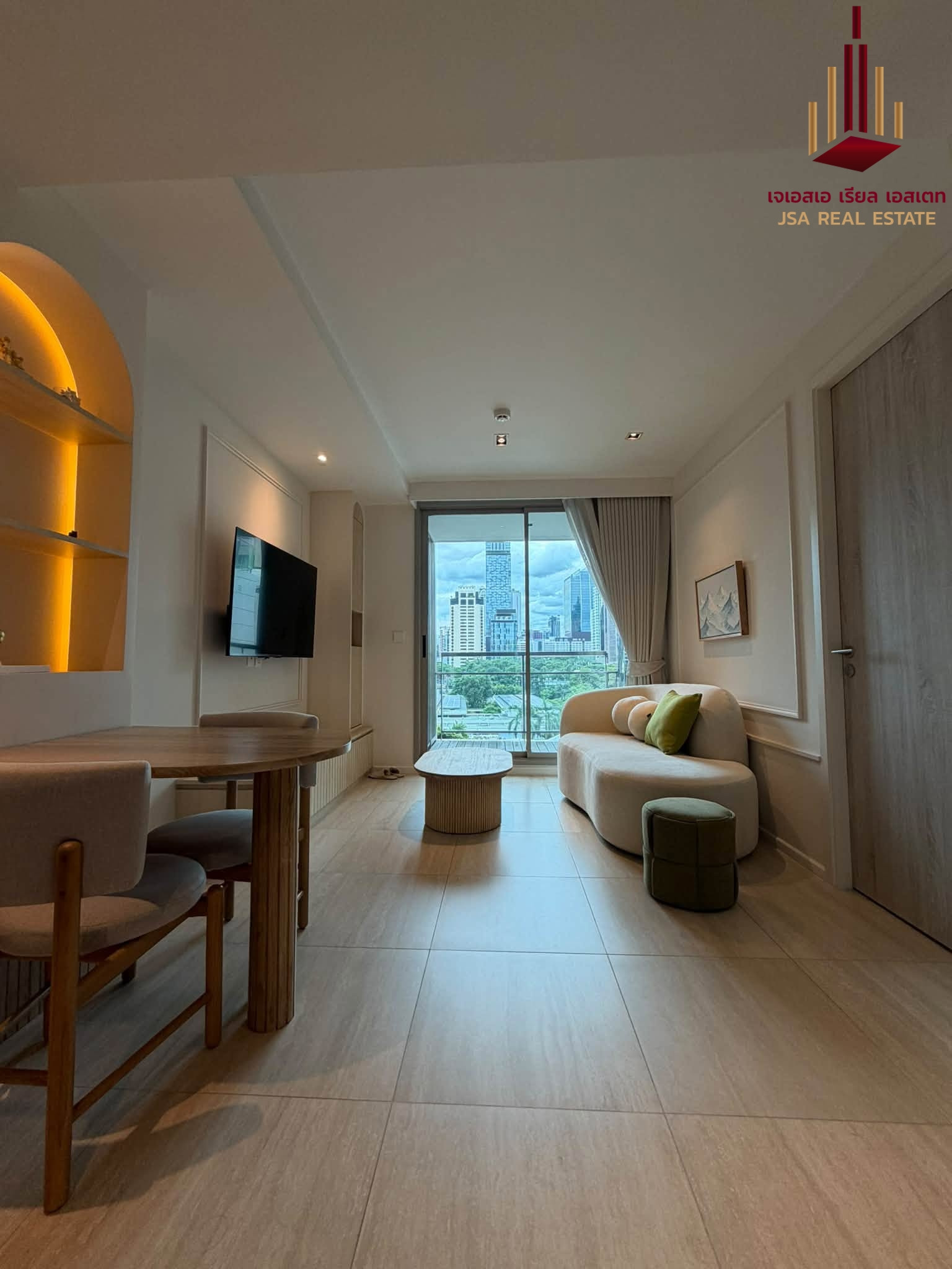 ✨ For Rent: Craft Ploenchit Condo ✨ 💰 Only 45,000 THB/month