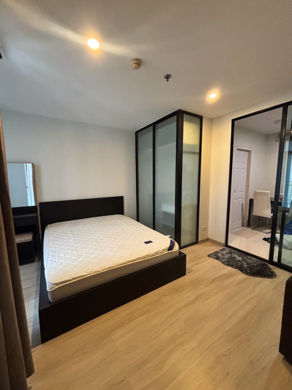 bangkok horizon Sathorn 1 bedroom 27 sq m., beautiful view, fully furnished, 14,000 baht.