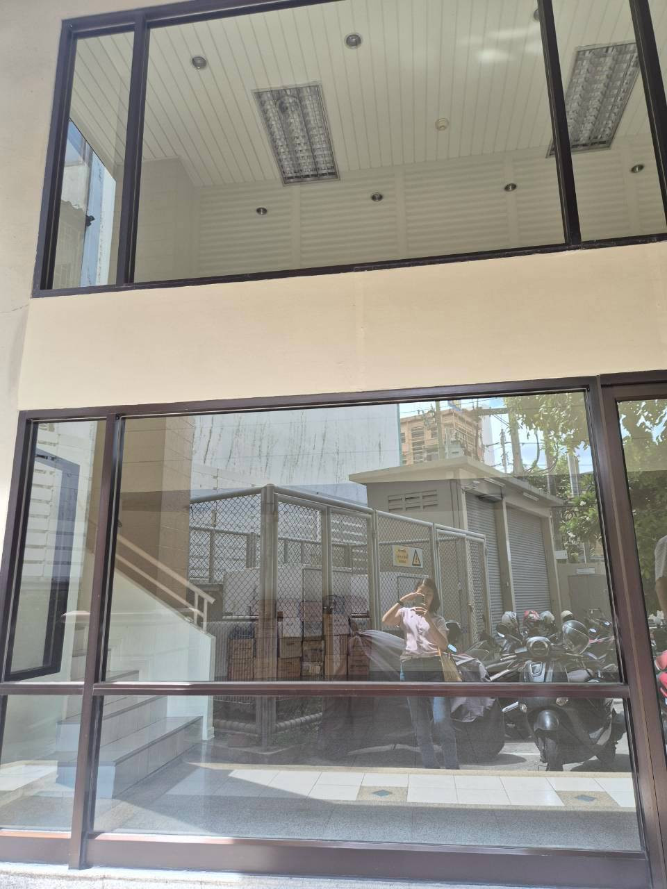 Commercial Space Shop House for Rent at Lumpini Place Rama 3 - Charoen Krung Duplex 2 Floors 28,000 THB/Month Commercial Space Shop House for Rent at Lumpini Place Rama 3 - Charoen Krung Duplex 2 Floors 28,000 THB/Month
