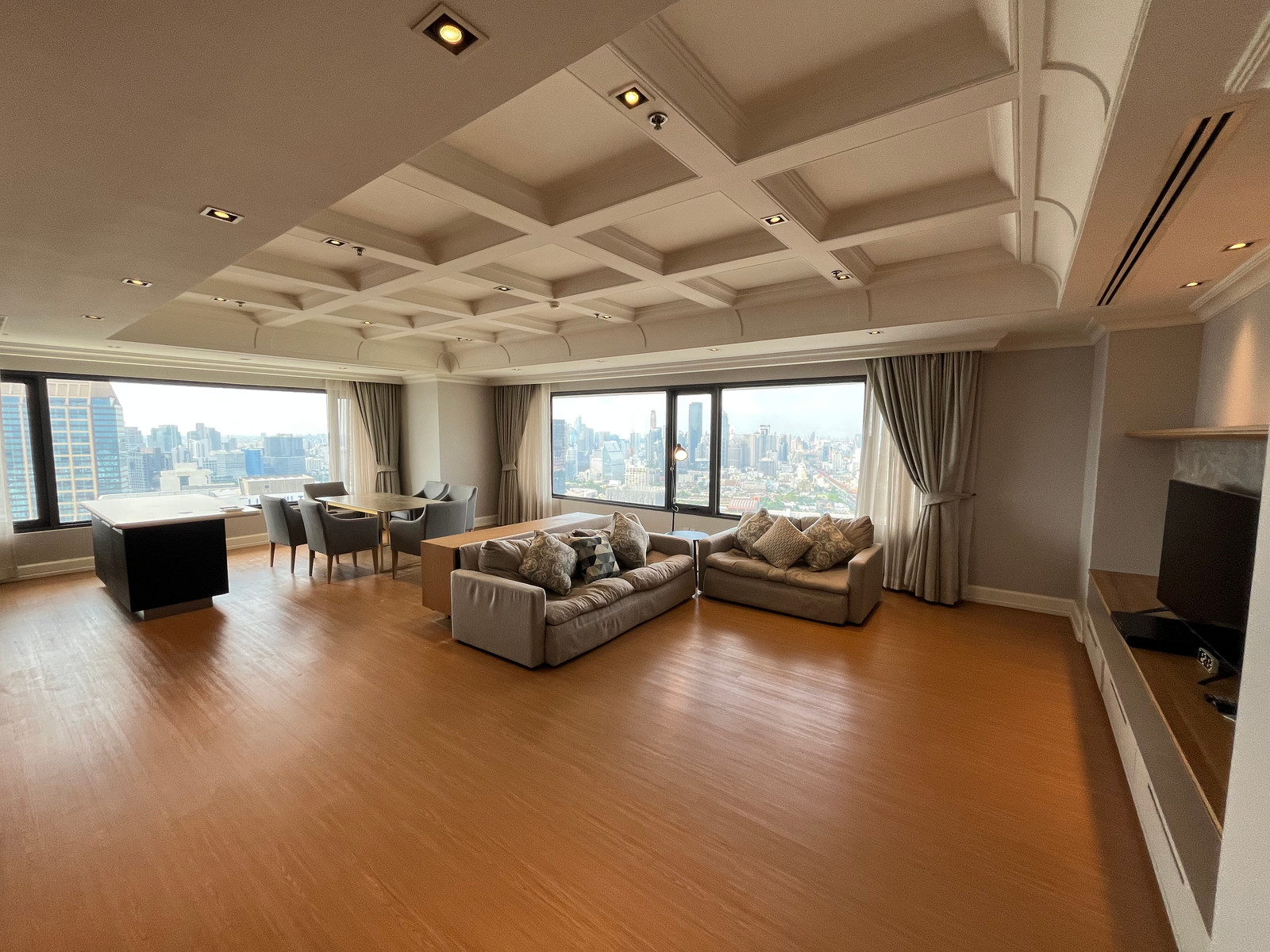 ⚡️Luxury condo for rent, large room, best price in the project💖