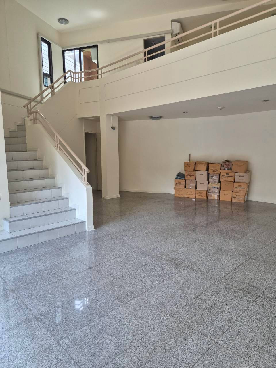 Commercial Space Shop House for Rent at Lumpini Place Rama 3 - Charoen Krung  Duplex 2 Floors  28,000 THB/Month  – รูปที่ 2