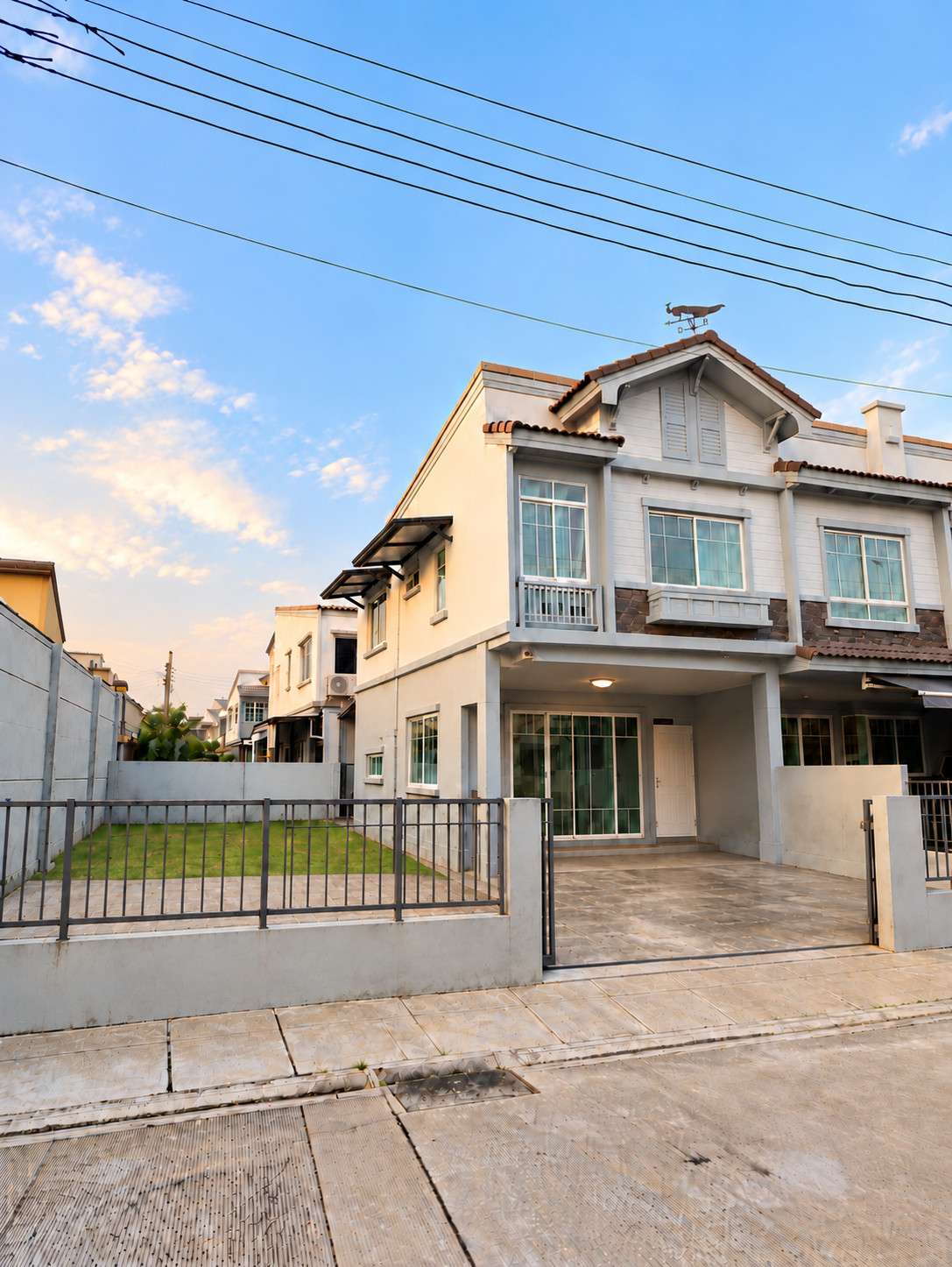 ขายถูก Villaggio ศรีนครินทร์-บางนา ทาว์นโฮม Land & Houses หลังริม ที่เยอะ น้ำไม่ท่วม ใกล้เมกาบางนา