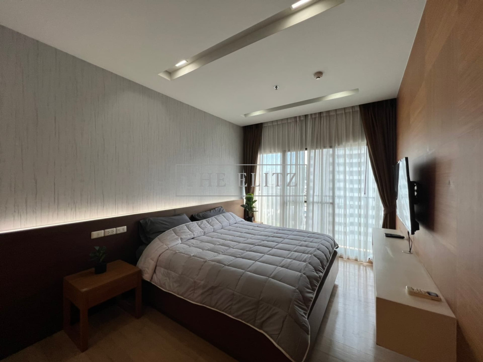 Spacious 1-Bedroom Condo at Noble Refine | 48 SQ.M. | Near BTS Phrom Phong | 28K/Month