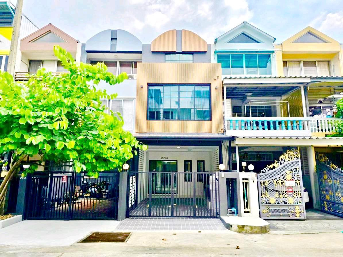 ทาวน์โฮม 2 ชั้น หมู่บ้านซิตี้ทาวน์โฮม ลาดพร้าว 80 แยก 26 วังทองหลาง โชคชัย 4 ห้วยขวาง บางกะปิ เซ็นทรัล-เอกมัย รามอินทรา รถไฟฟ้าสายสีเหลือง โรงพยาบาลลาดพร้าว เดอะมอลล์บางกะปิ