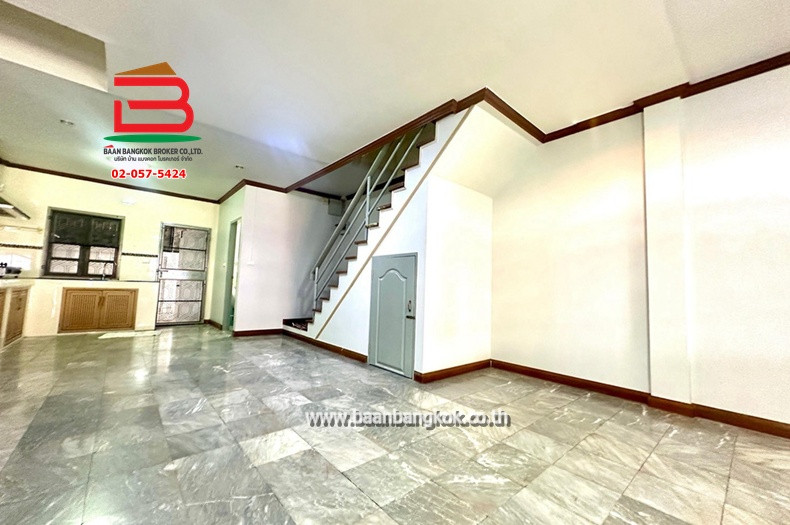 ทาวน์เฮาส์ 2 ชั้น เนื้อที่ 22.5 ตร.ว. หมู่บ้านสถาพร ซอยรังสิต-นครนายก 73 ถนนรังสิต-นครนายก ตำบลบึงยี่โถ อำเภอธัญบุรี ปทุมธานี – รูปที่ 3