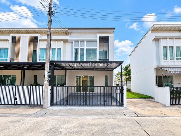 2-storey renovated townhouse, Pleno Village. Ring Road - Ramintra Ready to move in, good location (corner house), near Fashion Island.