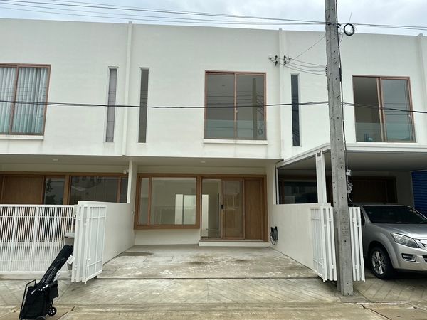 Townhome for rent, Nora Bangna Village Tel.0999983897