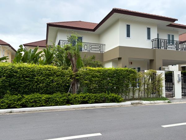 House/Villa for Rent: Villa Nakarin Onnuch-Wongwaen - 4 Bedrooms, 4 Bathrooms - 388 sq.m. - Rent: 100,000 THB/month [BLh2610001] 