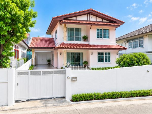 Ratchada 15–21 5A/C 3–4beds 2-Storey Detached House for Rent on Inthamara 22–26, Ratchadaphisek 3–4B