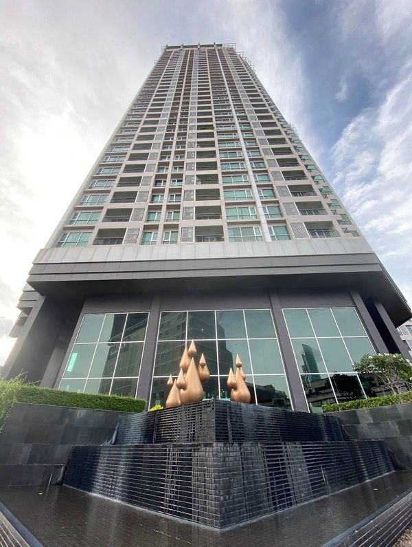 Rhythm Sathorn คอนโดหรูใจกลางสาทร วิวแม่น้ำเจ้าพระยาพาโนรามา ให้เช่าเพียง 25,000 บาท/เดือน!