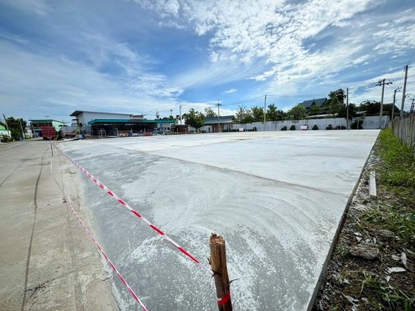 concrete flooring for rent. 440sq.wa. Near Sapphatthana Market 1.7 km. Suitable for shops cafes restaurants warehouses offices parking lots