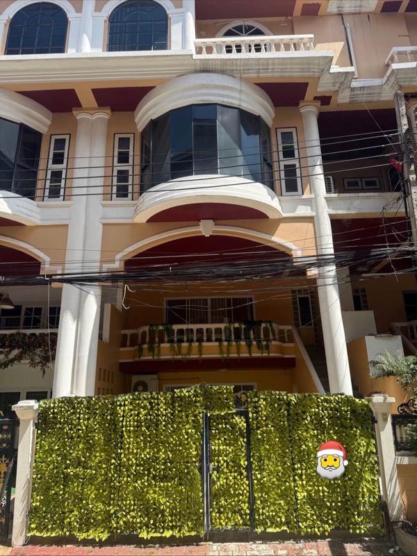 🏡✨ ให้เช่า ทาวน์เฮ้าส์ 5 ชั้น โครงการ ทองหล่อคลาสสิคโฮม ใจกลางทองหล่อ 25 5 ห้องนอน 5 ห้องน้ำ พื้นที่ใหญ่ถึง 400 ตร.ม. เหมาะสำหรับทั้ง อยู่อาศัย / Home Office / ทำธุรกิจ / Airbnb #Pet Friendly 🐶🐱 💰 ค่าเช่า 65,000 บาท/เดือน