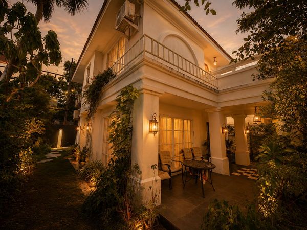 European-Style Garden Residence | 3-Bed 2-Storey House with Private Lawn (10.5 MB)