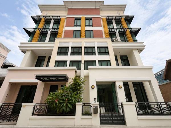 Baan Klang Krung Office Park Bangna / 3 Bedrooms (FOR SALE) DA241