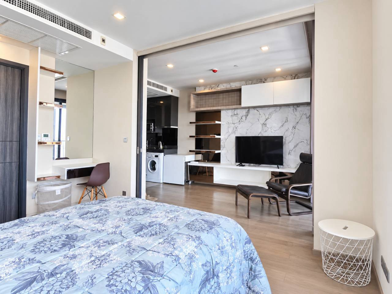 READY TO MOVE 🎖️ 𝐀𝐒𝐇𝐓𝐎𝐍 𝐀𝐒𝐎𝐊𝐄 𝟏 BED 𝟏 BATH  𝟑𝟒  sqm 20+ Floor Price  30,000 Per month