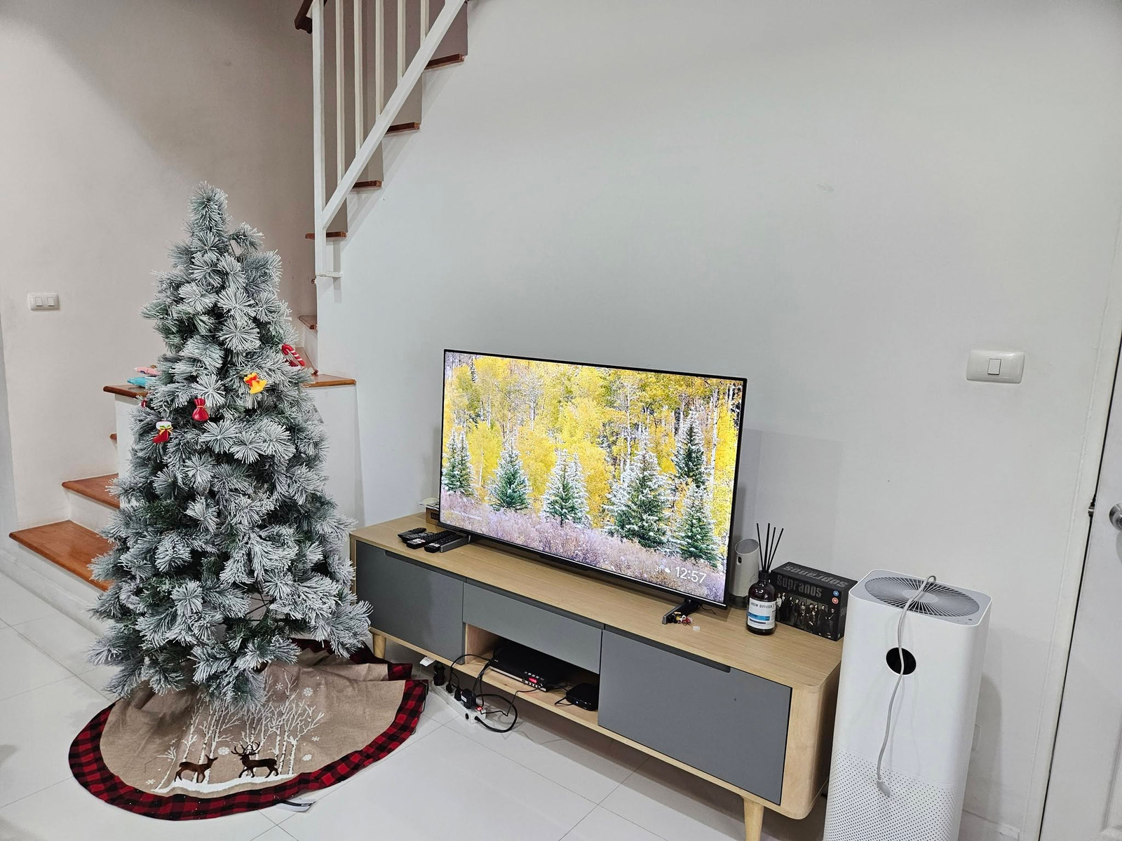 3-story townhome for sale, Ratchada 36, ​​Intersection 11, Suea Yai Uthit, 19 sq m, 3 bedrooms, 3 bathrooms, parking for 2 cars.