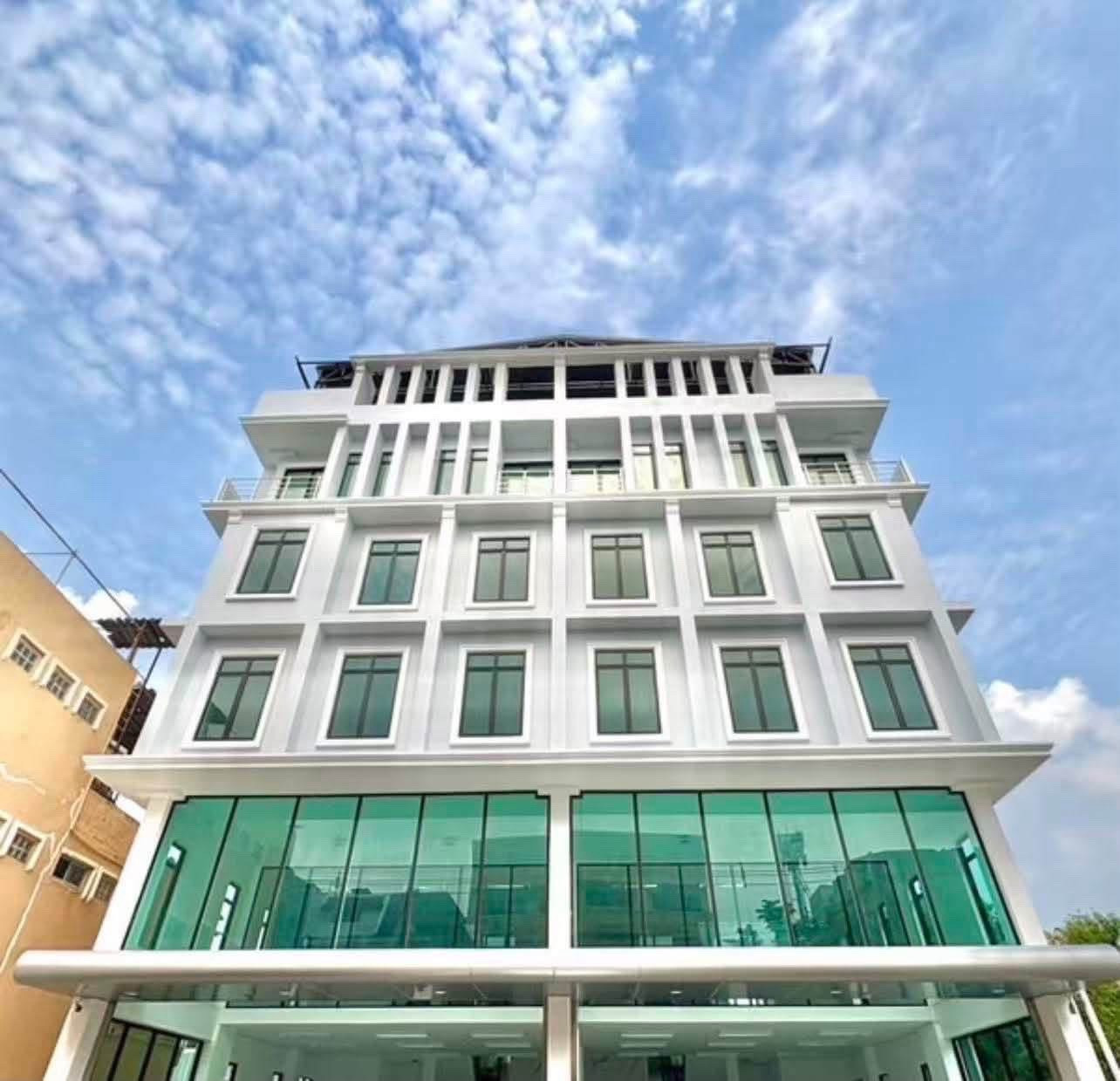 📌 ปล่อยเช่า / ขาย : Stand Alone Office ในลาดพร้าว , 5.5 ชั้น , 1400 ตรม , Lift 2 ตัว    📌 Rental / Selling : Stand Alone Office In Lardprow , 5.5 Storeys , 1400 sqm , 2 Private Lift   🔥🔥Rental Price : 400,000 THB / Month   🔥🔥Selling Price : 65,000,0