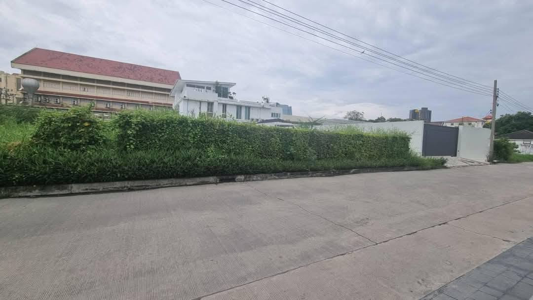 ให้เช่า #ที่ดินเปล่า ซอยราชวินิตบางแก้ว หลังเมกาบางนา📞095-164-2956  #ใกล้โรงเรียนราชวินิตบางแก้ว  #ย่านบางนา