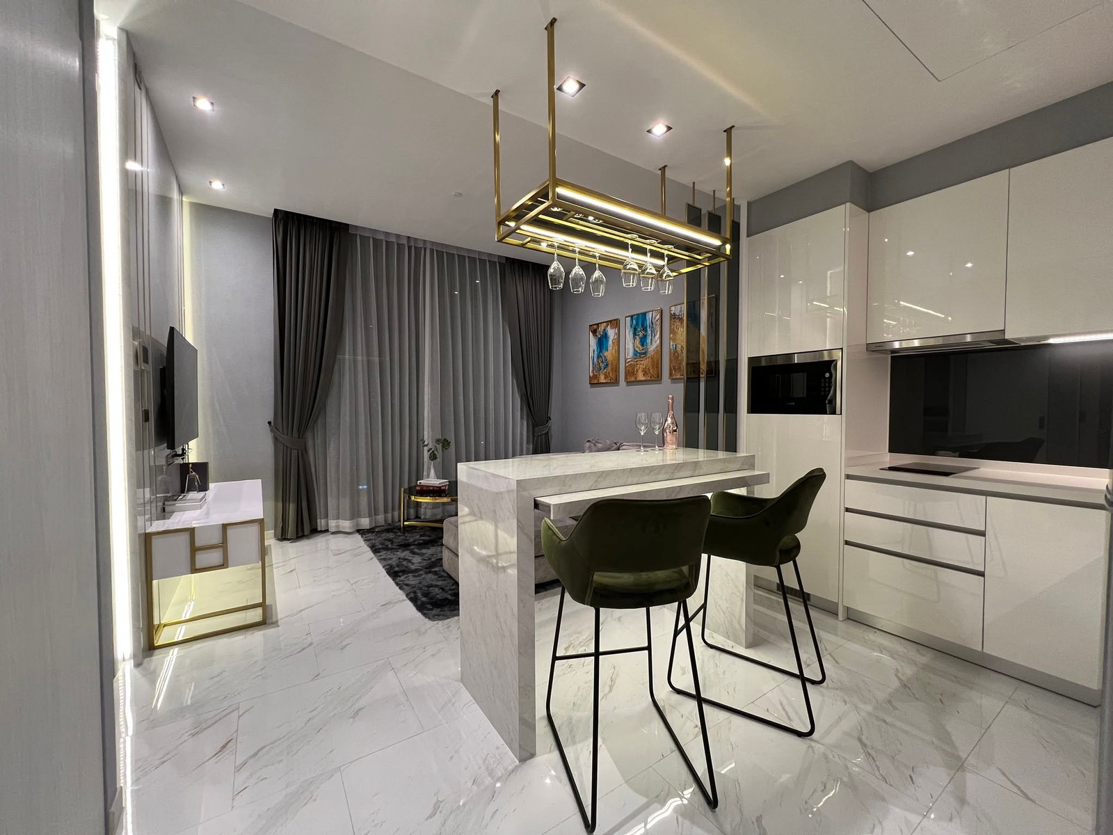 Canapaya riverfront condo, Luxury Styles room, fully furnished. Vacant and ready for rent
