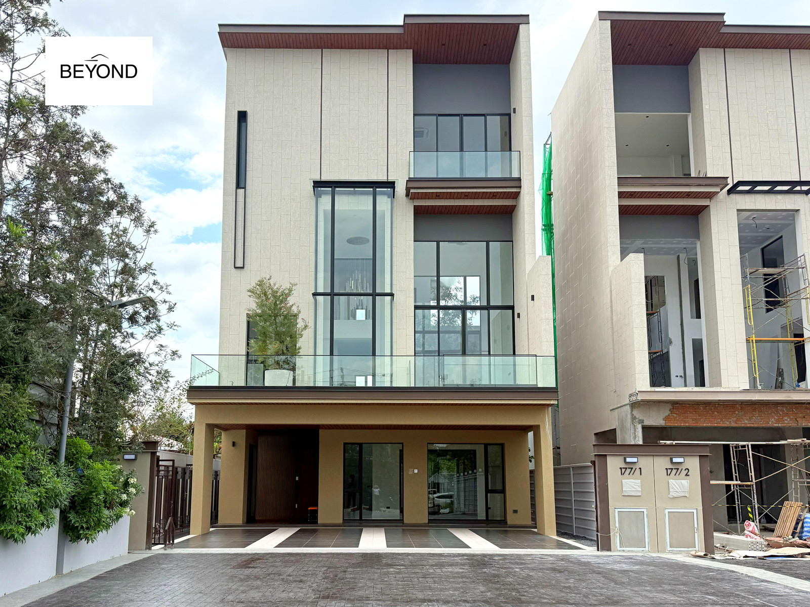Beyond Don Mueang Songprapa, 3.5-story luxury house near Don Mueang Airport.