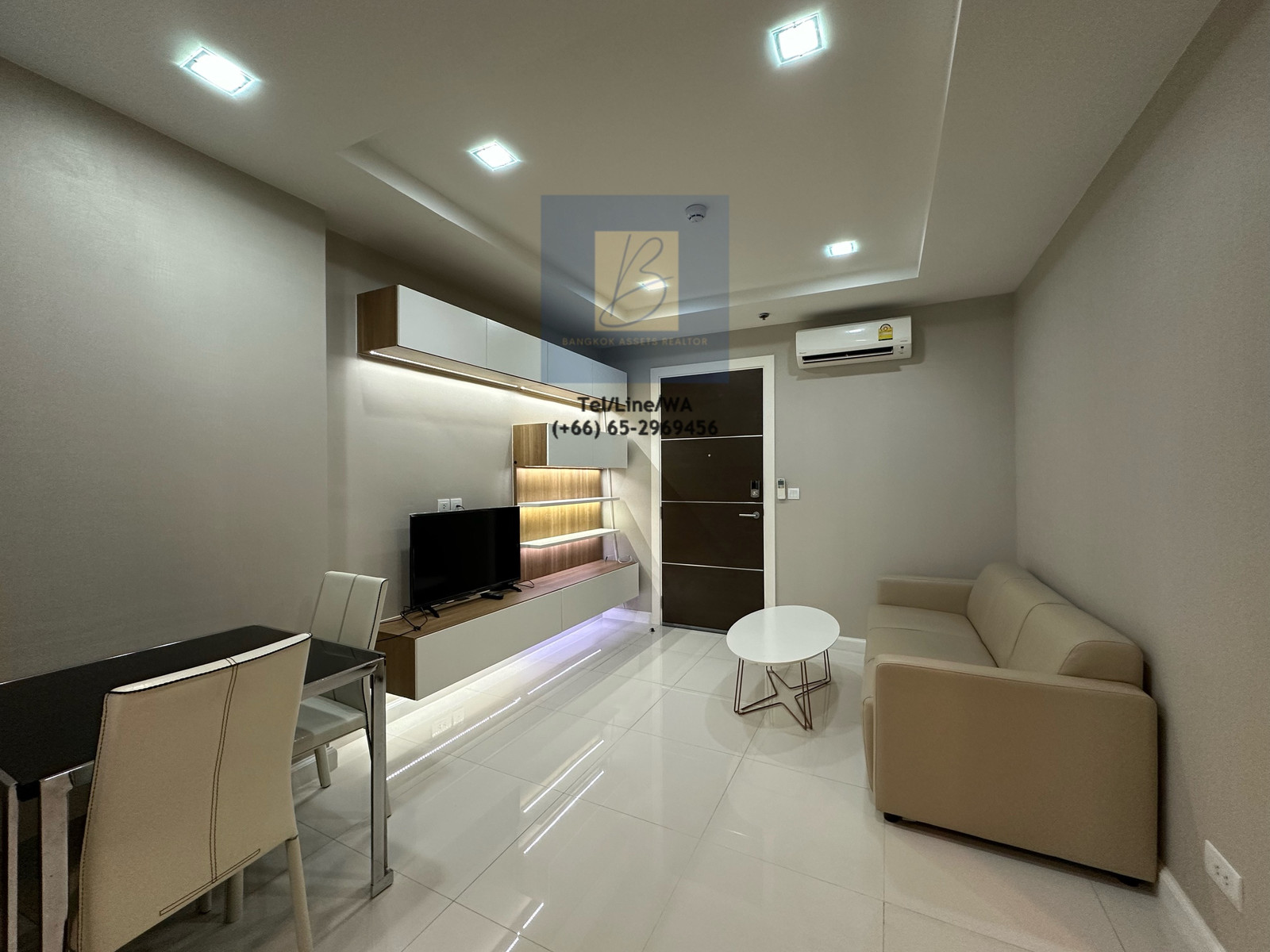 Condo next to BTS Samrong, The Metropolis Samrong, Good sound protection Near Imperiel Mall and market. 
