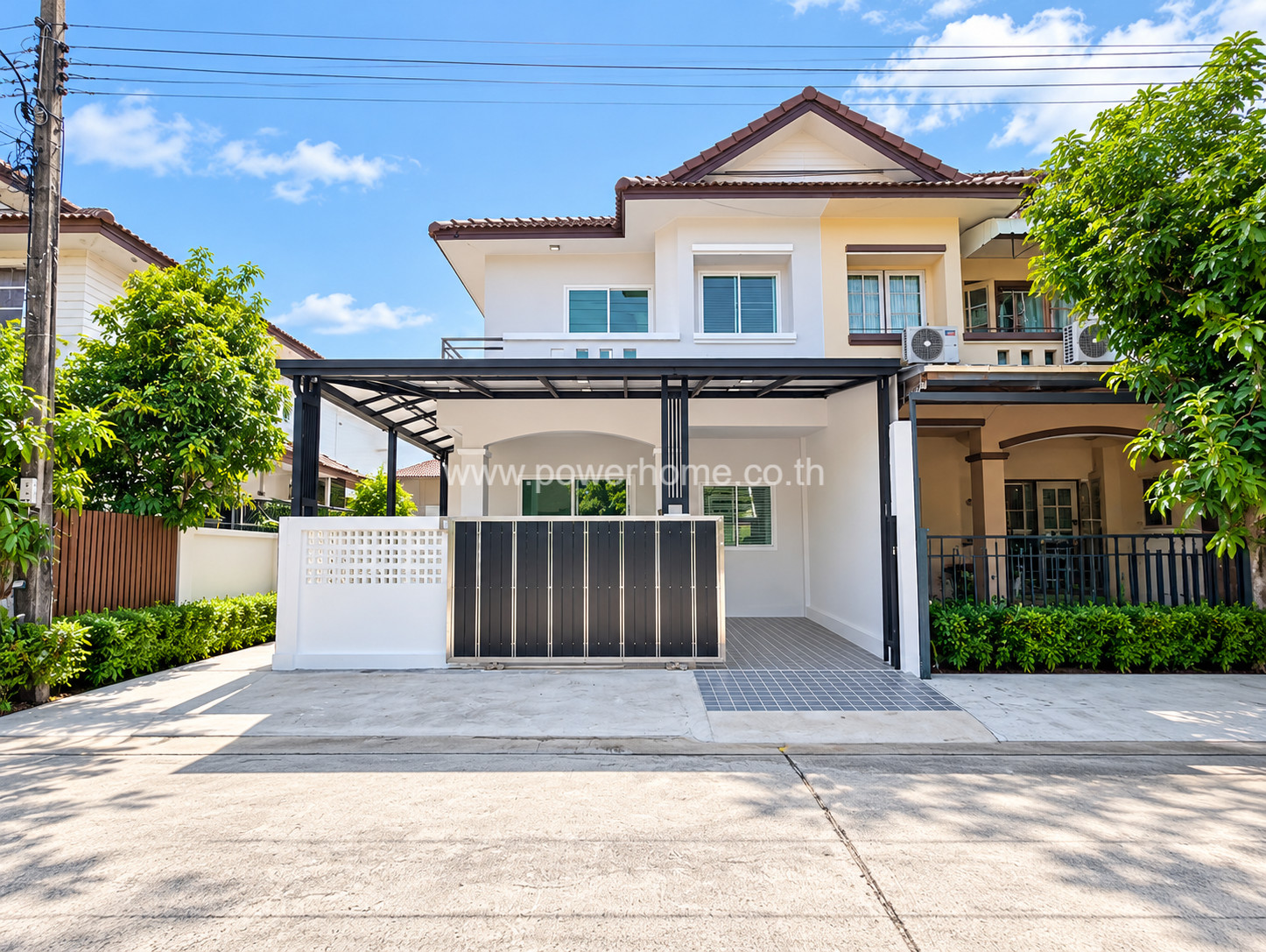 ทาวน์เฮ้าส์ 2 ชั้น หมู่บ้านอรุณวรรณ1 รีโนเวทใหม่ พร้อมอยู่ ทำเลเยี่ยม (หลังมุม) 