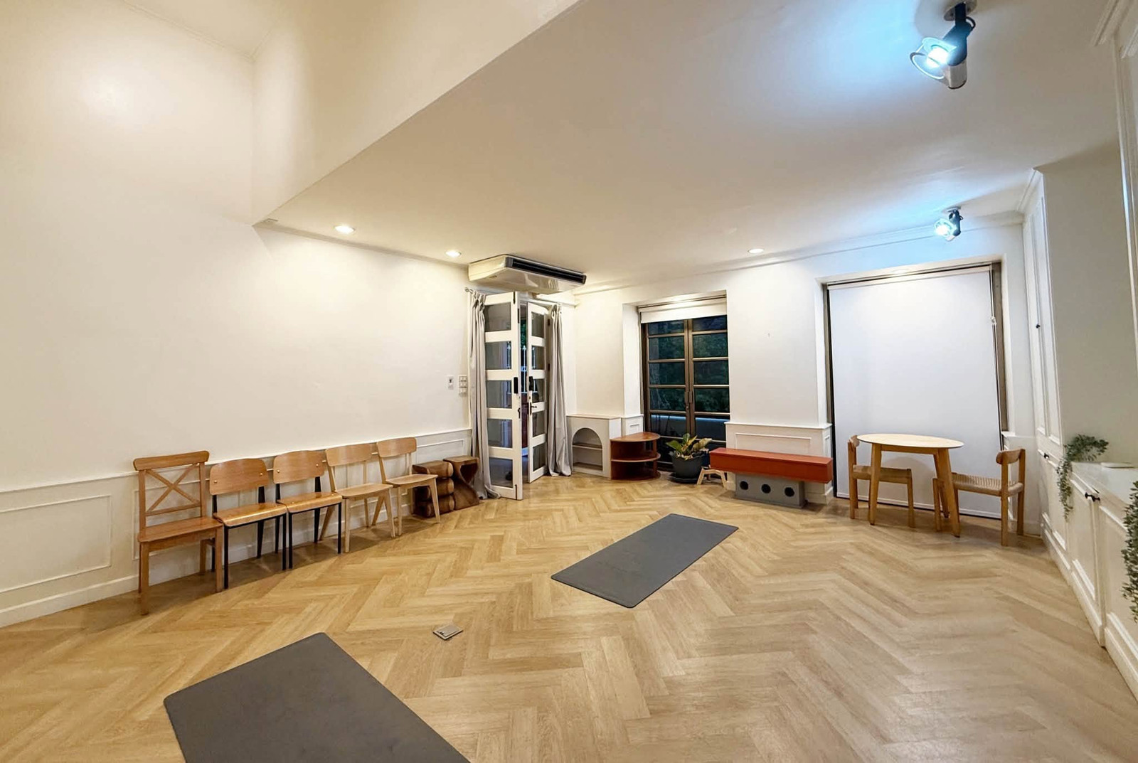 Commercial space for rent in Phloen Chit