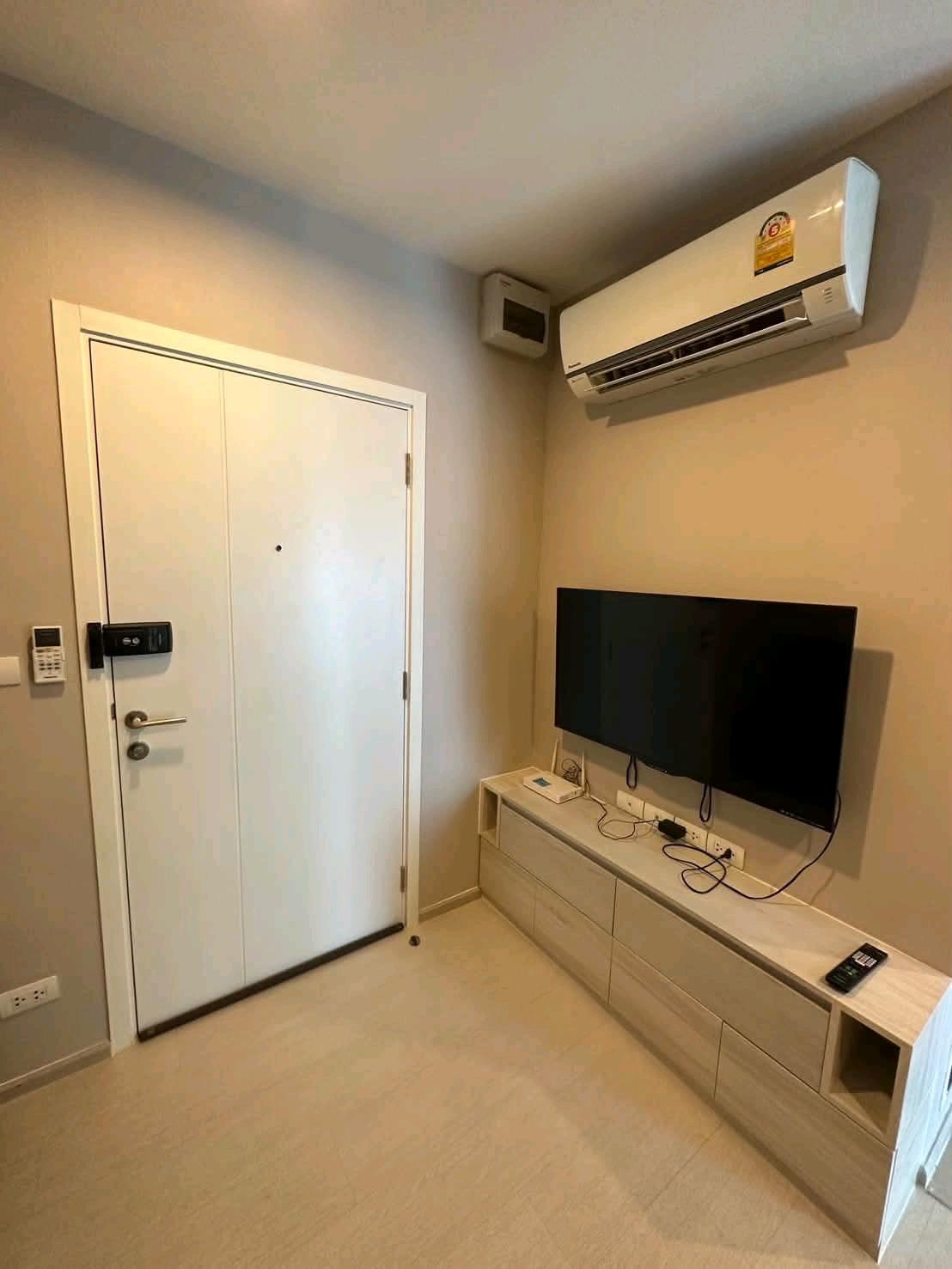 For rent: Aspire Erawan Tower B (next to BTS Chang Erawan Station)