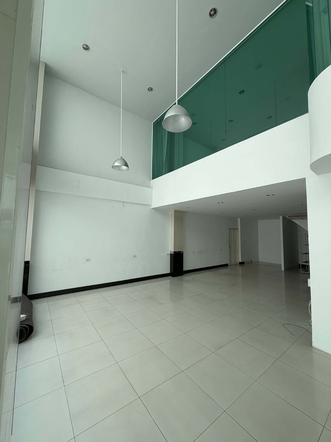 🔥🔥Code 30810🔥🔥 ┏━━━━━━🔰🔰🔰━━━━━━┓ Office space with warehouse for rent [Charoen Nakhon 34] 🌐LINE ID : @fastforrentcondo – รูปที่ 4