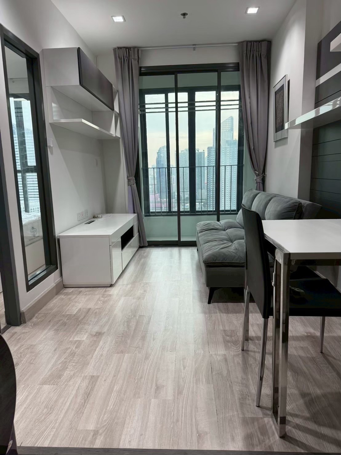 🌟 Decorate a beautiful room, high floor, open view! Condo for rent IDEO Mobi Rama 9, prime location in the heart of the CBD 🚆💨