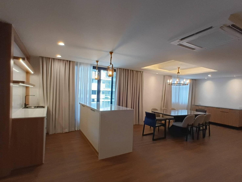 ให้เช่าคอนโดปรับปรุงใหม่ ขนาด 260 ตรม. 3 ห้องนอน อยู่ชั้นสูง ย่านพร้อมพงษ์   – รูปที่ 2