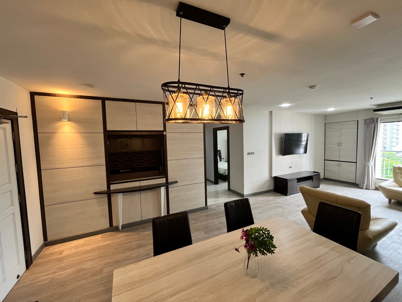 Beautiful 3-Bedroom Condo for Sale size 118 Sqm. @Sukhumvit -Nana Beautiful 3-Bedroom Condo for Sale size 118 Sqm. @Sukhumvit -Nana
