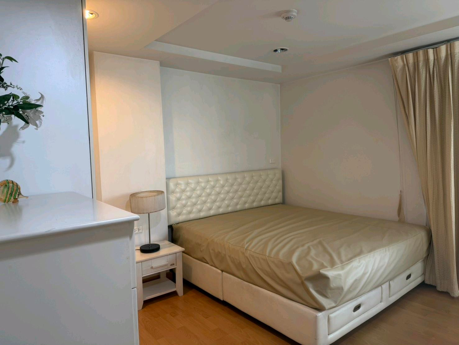 Furnished Resorta Yen-Akat condo; คอนโดรีสอร์ทต้า เย็นอากาศ, กรุงเทพ