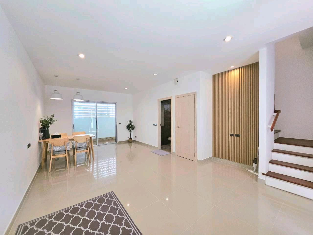 🏡 ขายทาวน์โฮมสไตล์ Modern หมู่บ้าร Nova Luxx ประชาอุทิศ 131 / สุขสวัสดิ์ 76 รีโนเวท พร้อมอยู่ – รูปที่ 3