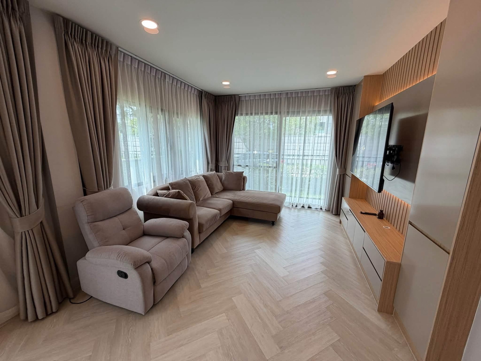 The hotel is located in Centro Bangna.