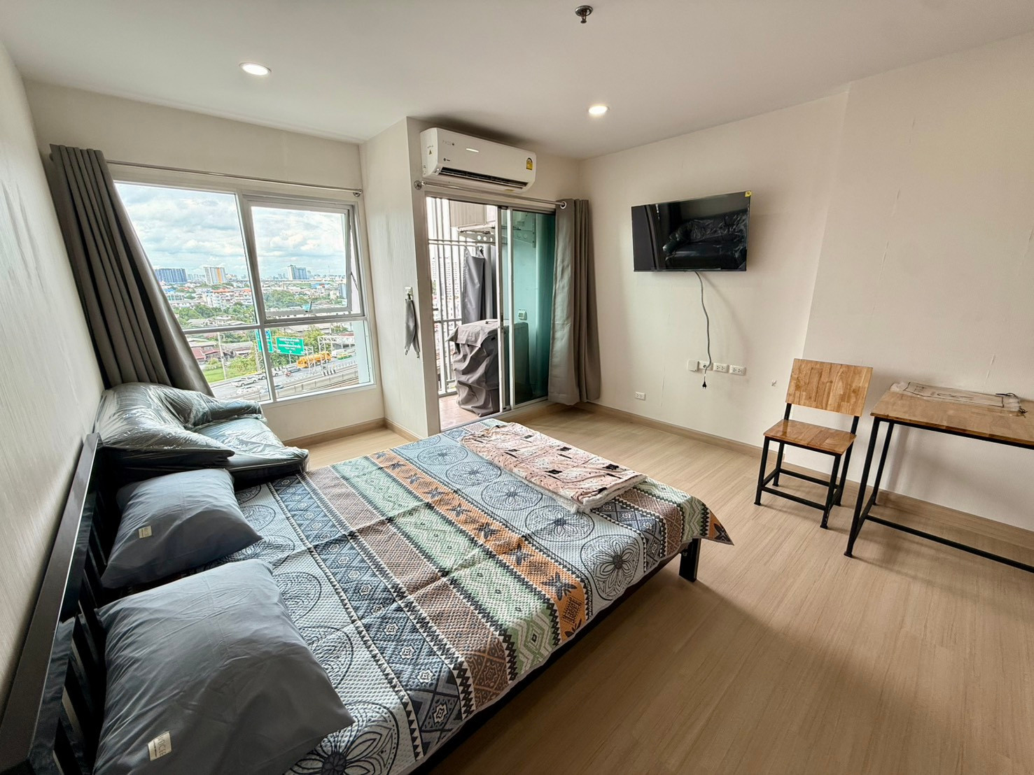 (รหัส SM2252) ขายคอนโด โครงการ Supalai Loft @ Talat Phlu Station : ศุภาลัย ลอฟท์ แอท สถานีตลาดพลู  