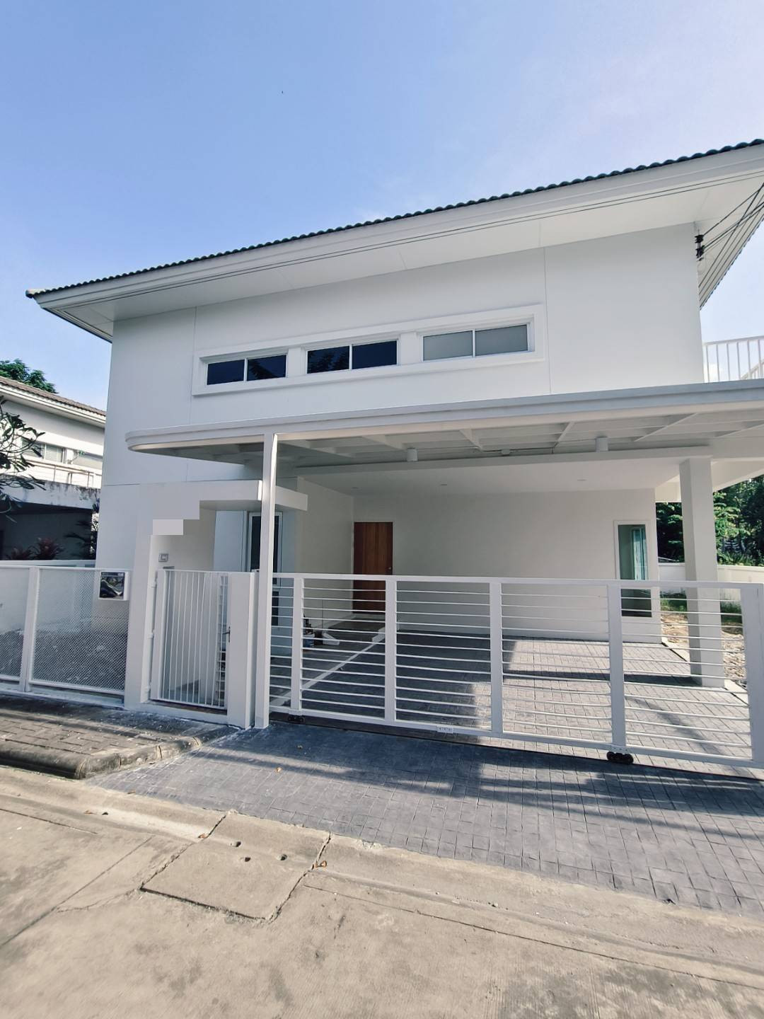 บ้านเดี่ยว 2 ชั้น  โนเบิล จีโอ วัชรพล รีโนเวทใหม่ หลังมุม