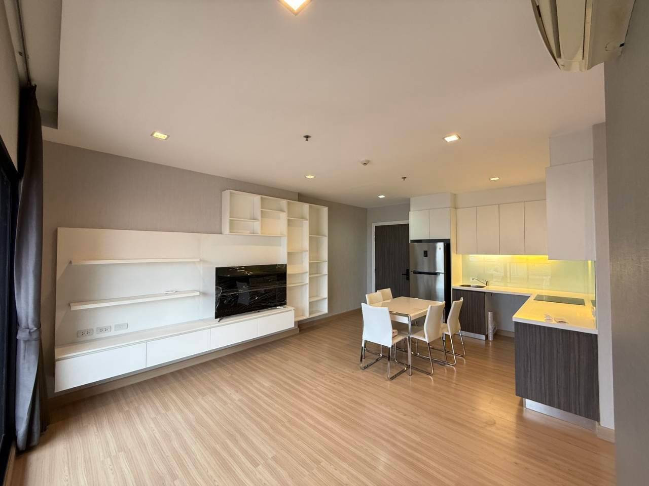 Urbano Absolute Sathorn - Taksin Near BTS Krungthongburi , The Icon Siam 74 sq m., 2 bedrooms, 2 bathrooms Urbano Absolute Sathorn - Taksin Near BTS Krungthongburi , The Icon Siam 74 sq m., 2 bedrooms, 2 bathrooms
