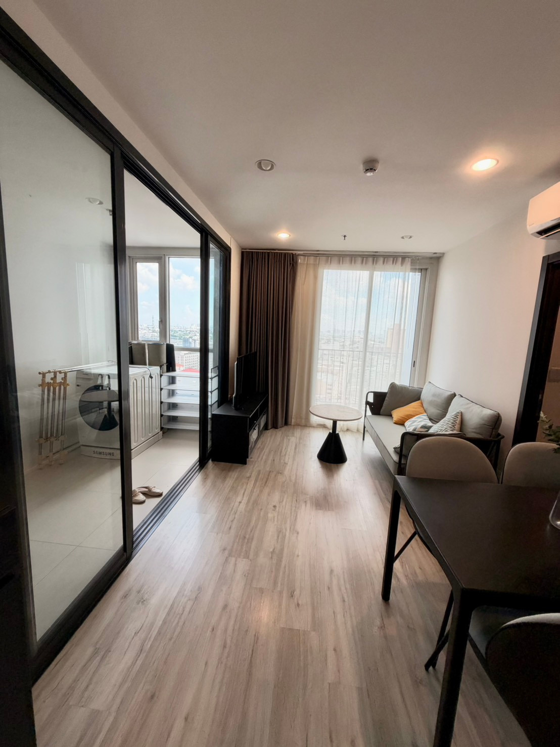 [Negotiable] XT Huaikhwang 🌿 2 Bed 2 Bath | Building : A - 80m. From MRT Huaikhwang