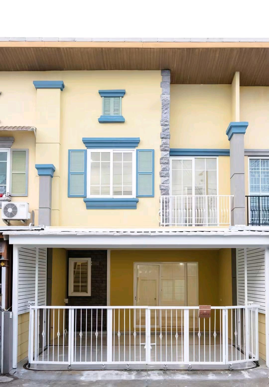 Townhome for sale Golden Town 2 On Nut-Pattanakarn