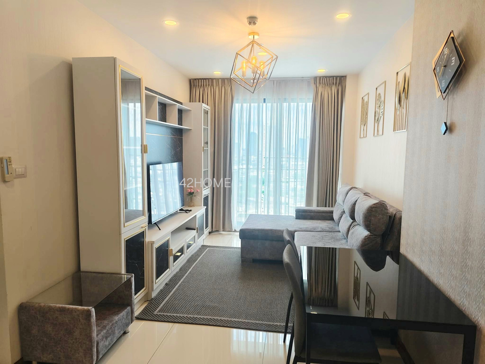 The only new condo in Ratchawat zone, corner room, 1 floor, has 1 room, has a wide usable area. South wind, cool all year round, Supalai Premier Samsen-Ratchawat project.  Opposite the Excise Department Near Ratchawat Market, near Vichaiyut Hospital, Rama