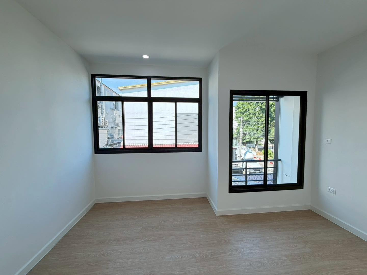Townhome for sale, Signature Watcharaphon 2 project, Bang Khen, 17 sq m, 3 bedrooms, 3 bathrooms, parking for 1 car. – รูปที่ 3